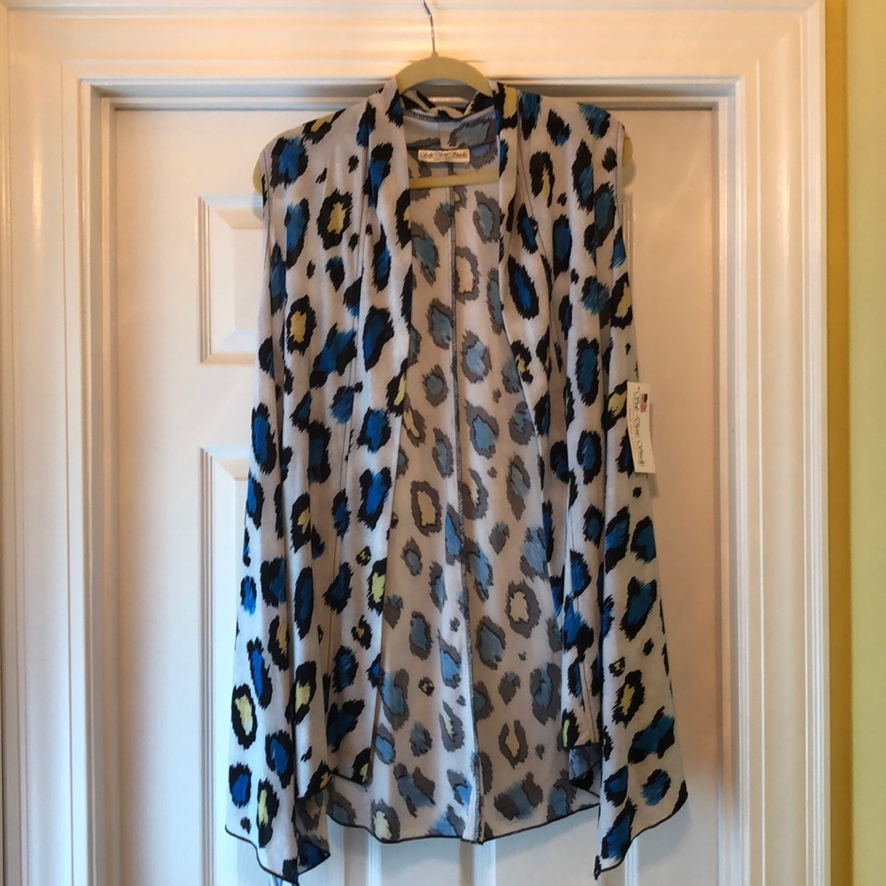 Ladies animal print top, XL, Gray, Blue, yellow